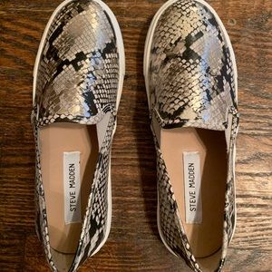 BRAND NEW Steve Madden snakeskin slip on shoes